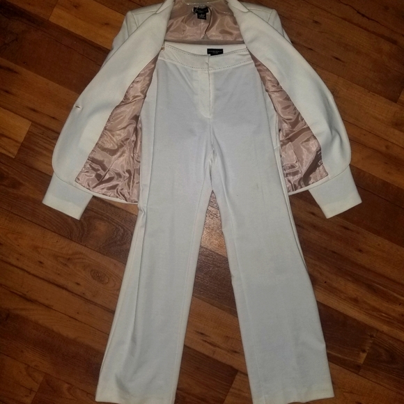 !!!!S O L D!!!! Cream Vintage Suit - Picture 4 of 4